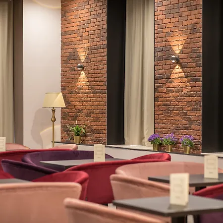 康恩得老布加勒斯特酒店 4*