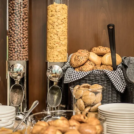 Hotel Concorde Old 4*