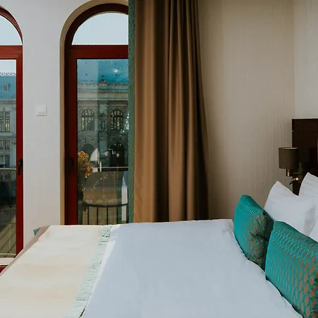 Hotel Concorde Old 4*