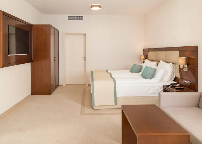 Concorde Old Hotel 4*