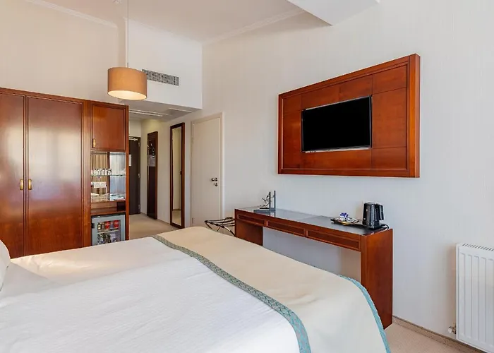 Concorde Old Hotel 4*