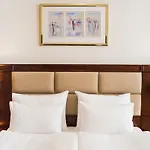 Concorde Old Hotel 4*