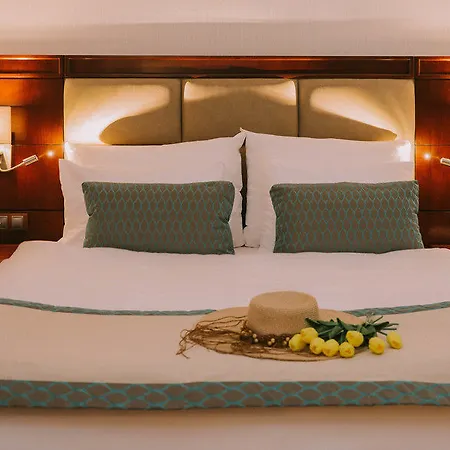 Hotel Concorde Old 4*