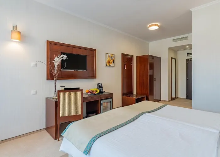 Отель Concorde Old