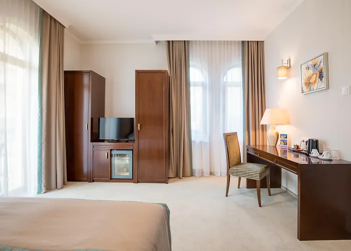 Concorde Old Hotel 4*